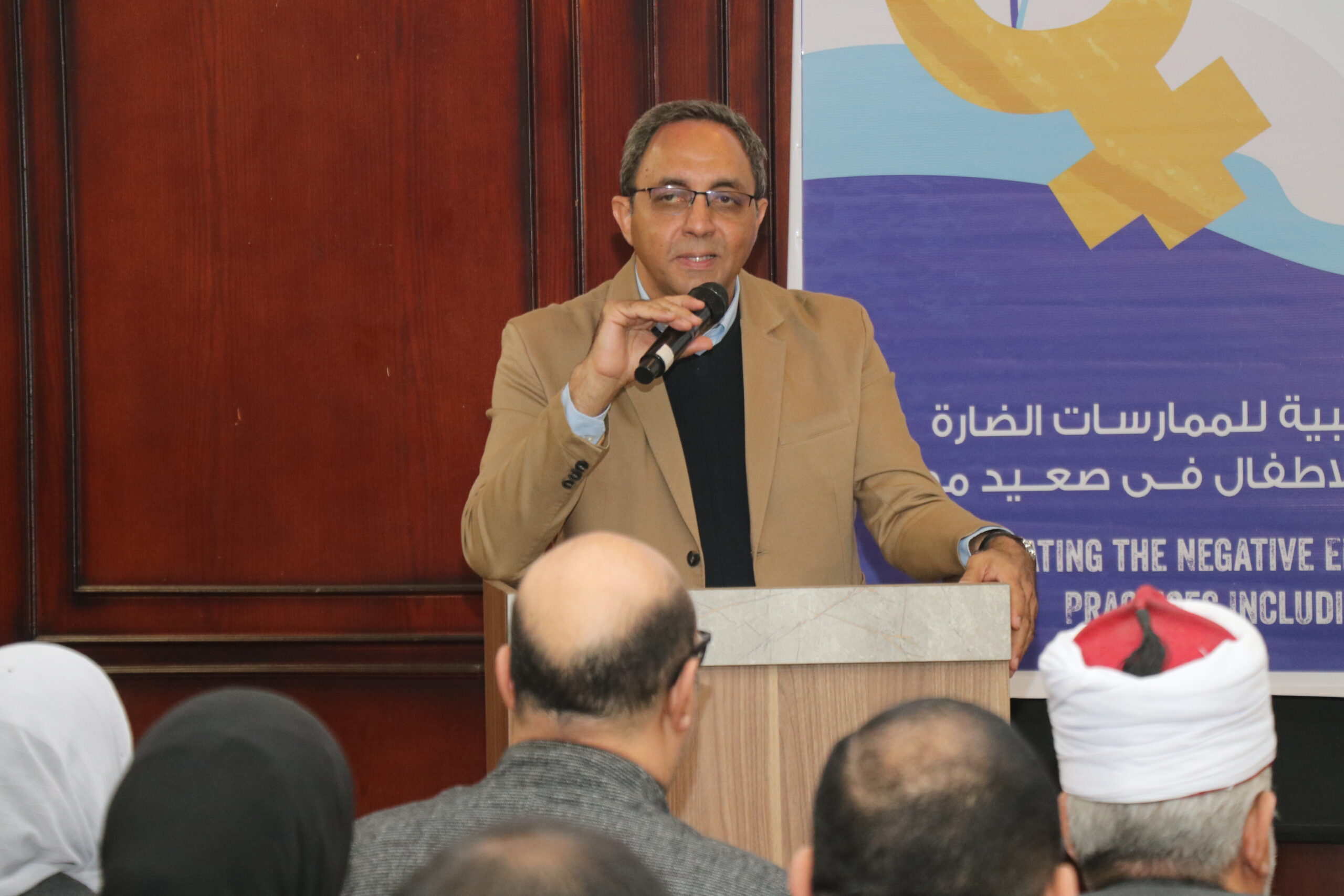 محافظ قنا يشيد بدور جمعية أنا مصري في دعم الفن والرياضة